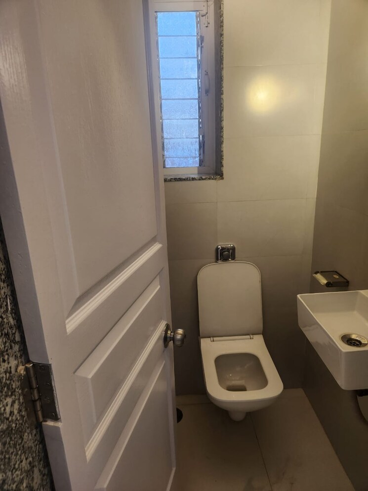 Bathroom, kukreja-sai-deep 1 Bedroom 600 Sq.Ft. Apartment In Chembur Mumbai 9331527