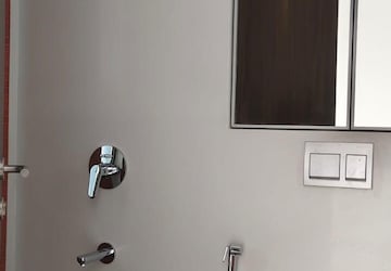 Furnished Amenities in 3 BHK Apartment at Lodha World One, Worli – for Rent