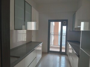 Room in 3 BHK Apartment at Piramal Mahalaxmi, Mahalaxmi – for Rent