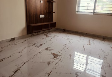 Shop For Rent in Lake Market