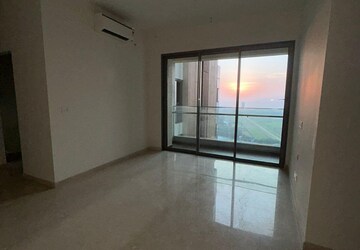 Room in 3 BHK Apartment at Piramal Mahalaxmi, Mahalaxmi – for Rent