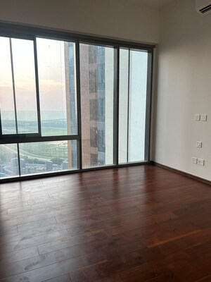 Room in 3 BHK Apartment at Piramal Mahalaxmi, Mahalaxmi – for Rent