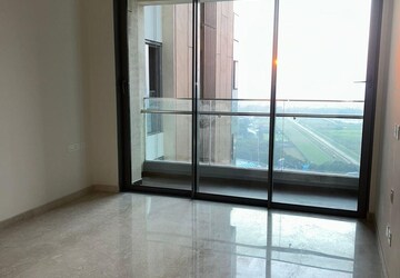 Room in 3 BHK Apartment at Piramal Mahalaxmi, Mahalaxmi – for Rent