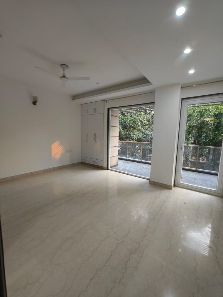 Room, chittaranjan park 3 Bedroom 240 Sq.Yd. Builder Floor In Chittaranjan Park Delhi 9331634