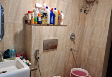 Bathroom in 1 BHK Apartment at Lodha Amara, Sandoz Baug – for Sale