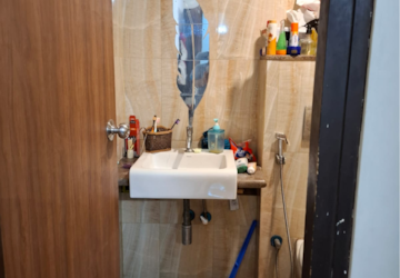 Bathroom in 1 BHK Apartment at Lodha Amara, Sandoz Baug – for Sale