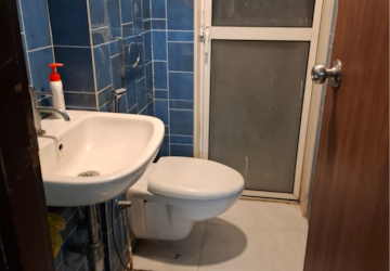 Attached Bathroom in 1 BHK Apartment at Lodha Amara, Sandoz Baug – for Sale
