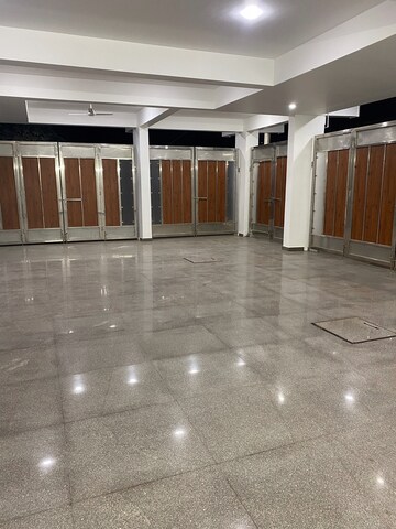 Parking in 3 BHK Builder Floor at Vasant Kunj – for Rent