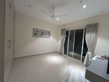 Furnished Amenities in 3 BHK Apartment at Indiabulls Sky Forest, Lower Parel – for Rent