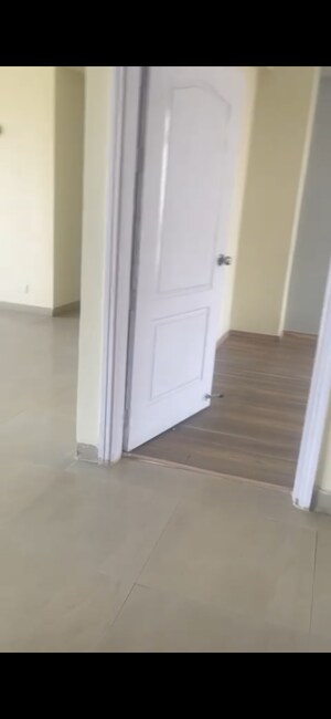 Room in 3 BHK Apartment at Raheja Vedaanta, Sector 108 – for Rent