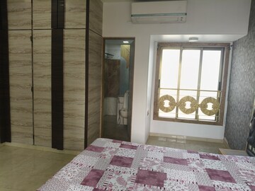 Master Bedroom in 3 BHK Apartment at Chaitanya Tower, Prabhadevi – for Rent