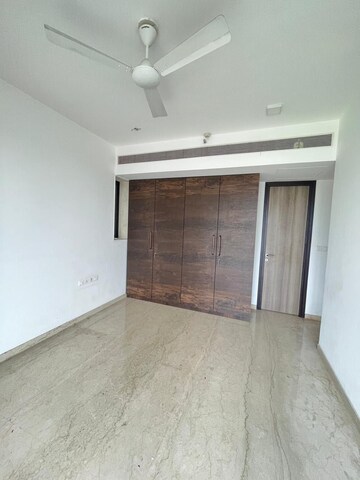 Room in 3 BHK Apartment at Lodha Marquise, Worli – for Rent