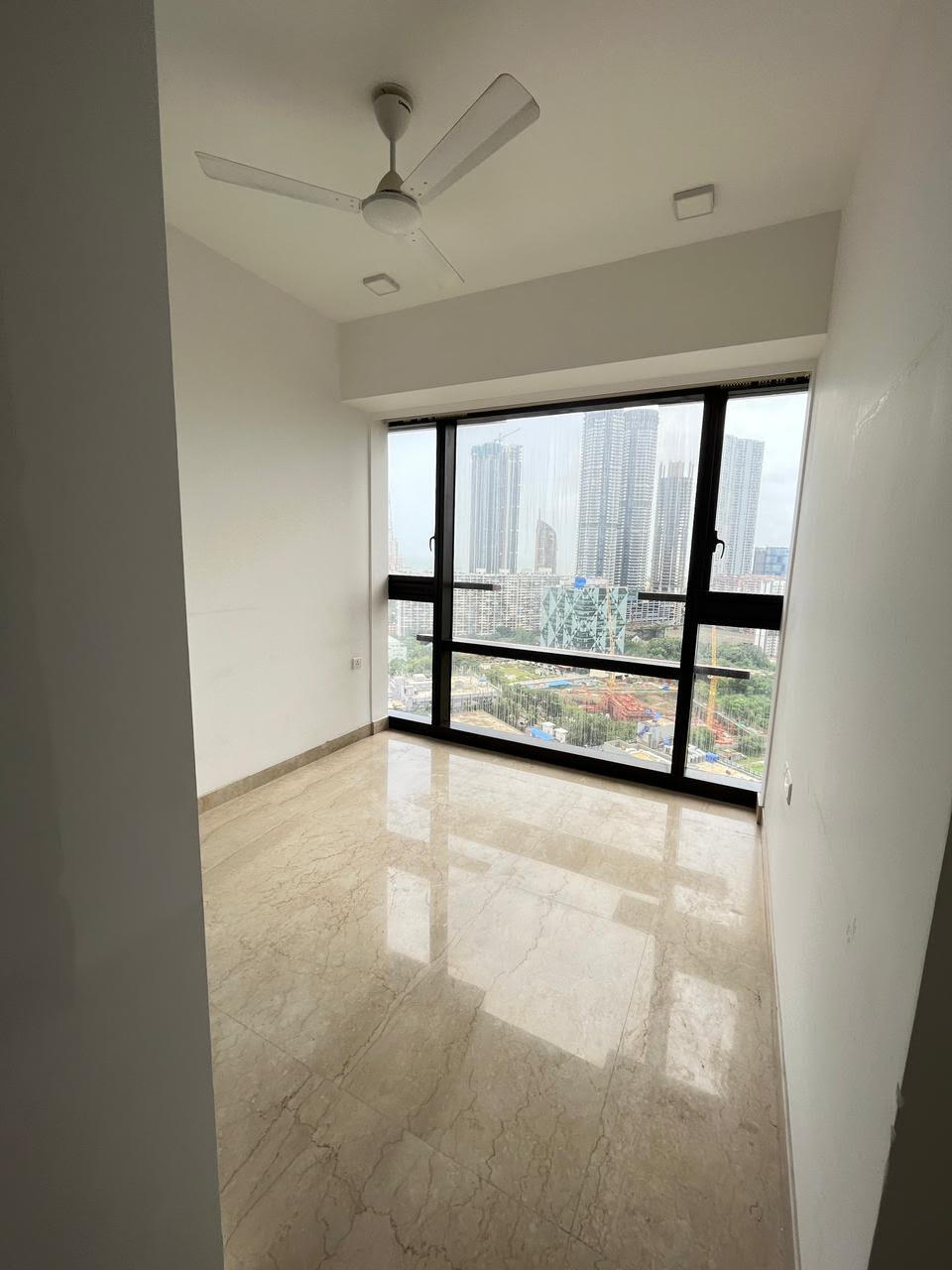 3 BHK + Servant Room Apartment For Rent in Lodha Marquise