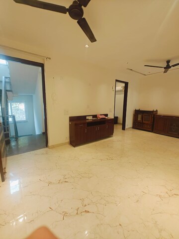 Room in 2 BHK Builder Floor at Huda CGHS, Sector 56 – for Rent