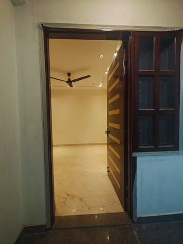 Room in 2 BHK Builder Floor at Huda CGHS, Sector 56 – for Rent