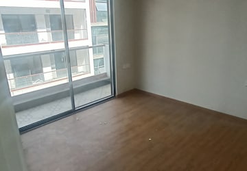 Room in 3 BHK Apartment at Signature Global City 63A, Sector 63a – for Rent