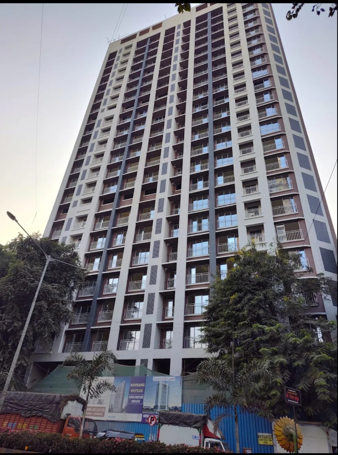 2 BHK + Extra Room 705 Sq.Ft. Apartment in Oxford Navrang Navkar