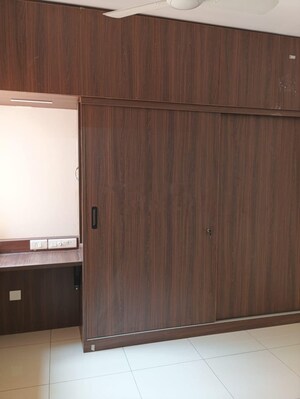 Room in 2 BHK Apartment at Prestige Finsbury Park Hyde, Bagaluru – for Rent