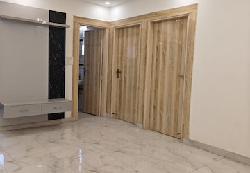 Room in 2 BHK Builder Floor at Saket – for Rent