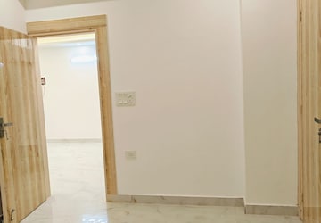 Room in 2 BHK Builder Floor at Saket – for Rent