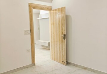Room in 2 BHK Builder Floor at Saket – for Rent