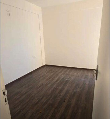 Room in 3 BHK Apartment at Sushma Joynest ZRK, Ghazipur – for Rent