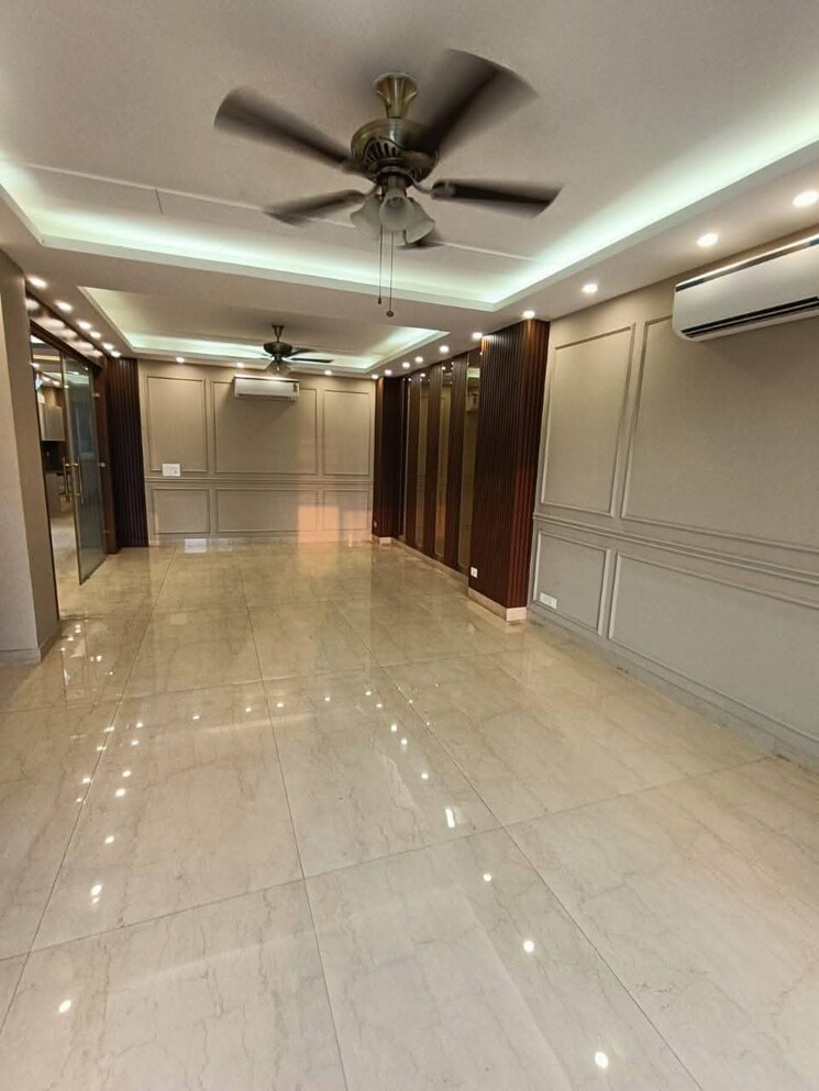 Dinning Area, panchsheel park 3 Bedroom 311 Sq.Yd. Builder Floor In Panchsheel Park Delhi 9331896