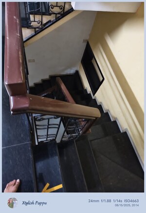 Staircase in 6 BHK Villa at Siddharth Nagar CHS Goregaon, Goregaon West – for Rent