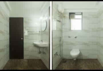 Bathroom in  Pg at Borivali East – for Rent