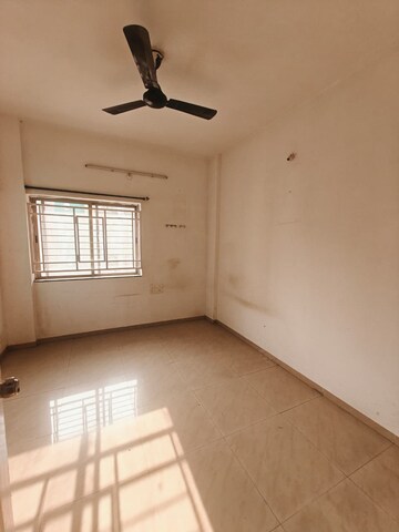 Room in 3 BHK Apartment at Dreams Rhythm, Bavdhan – for Rent
