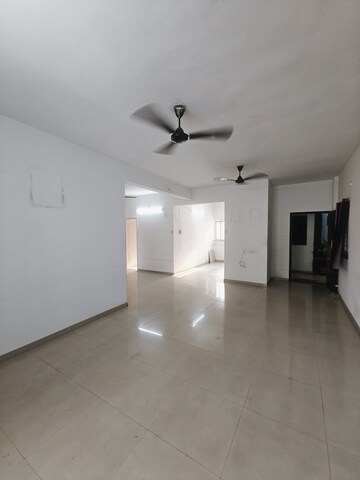 Room in 3 BHK Apartment at Dreams Rhythm, Bavdhan – for Rent