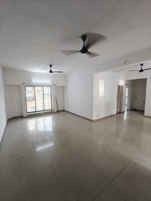 Room in 3 BHK Apartment at Dreams Rhythm, Bavdhan – for Rent