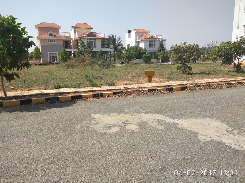 Plot For Sale in Rk Farm 4