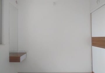 Room in 1 BHK Apartment at Hiranandani Queensgate, Bannerghatta – for Rent