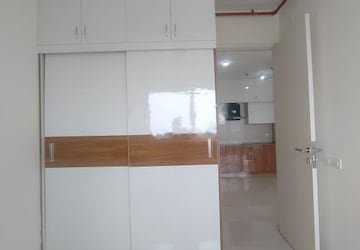 Room in 1 BHK Apartment at Hiranandani Queensgate, Bannerghatta – for Rent