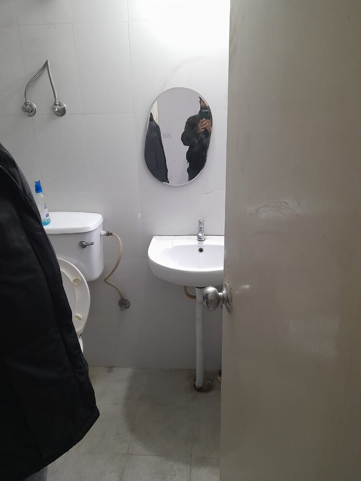 Bathroom, signature-global-solera-2 2 Bedroom 634 Sq.Ft. Apartment In Sector 107 Gurgaon 9332357