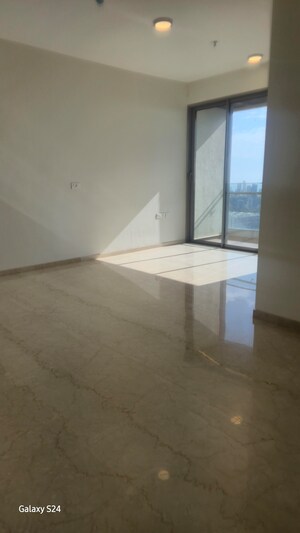 Room in 3 BHK Apartment at Piramal Mahalaxmi, Mahalaxmi – for Rent