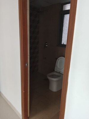 Furnished Amenities in 4 BHK Apartment at Kalpataru Parkcity, Kolshet Road – for Rent