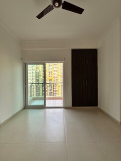 2.5 BHK + Study Room Apartment For Sale in Nirala Greenshire Phase I