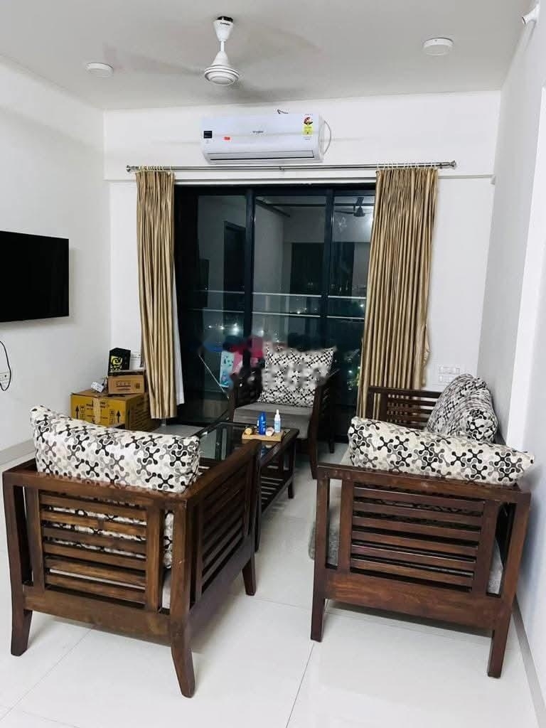 2 BHK Apartment For Sale in Hubtown Hillcrest