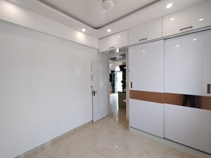 Room in 2 BHK Apartment at SV Meadows, Cv Raman Nagar – for Rent