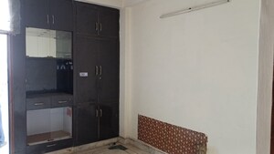 Room in 1 BHK Builder Floor at Vaishali Sector 5 – for Rent