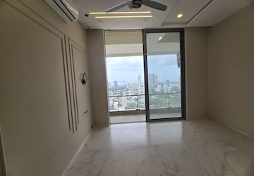 Room in 3 BHK Apartment at Indiabulls Sky Forest, Lower Parel – for Rent