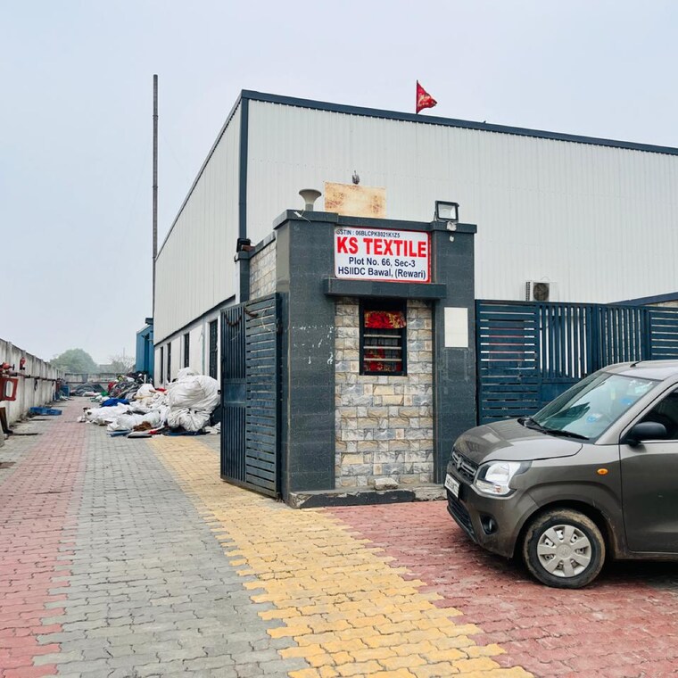  Parking, manesar Commercial Industrial Plot 9000 Sq.Ft. In Manesar Gurgaon 9332392
