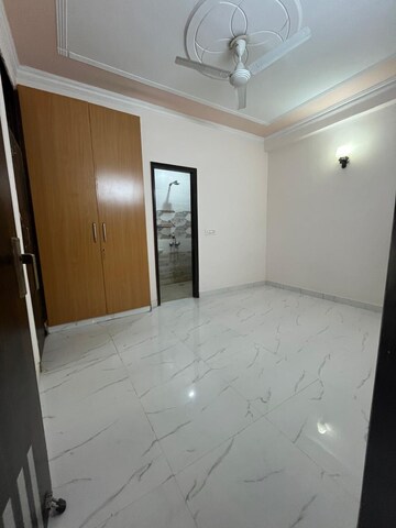 Room in 2 BHK Builder Floor at Saket – for Rent