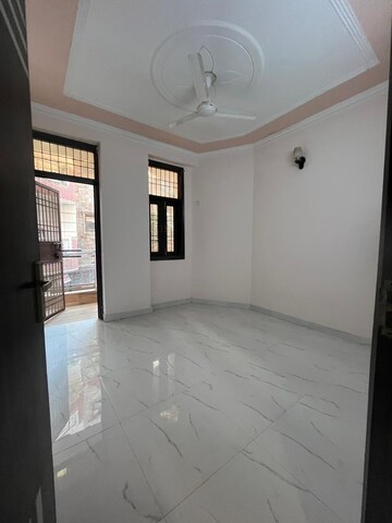 Room in 2 BHK Builder Floor at Saket – for Rent