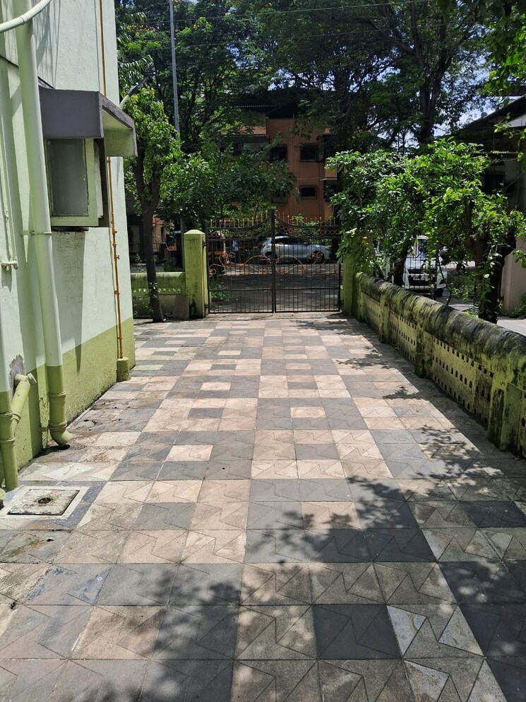  Parking, dombivli east 1 Bedroom 500 Sq.Ft. Apartment In Dombivli East Thane 9332427