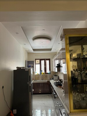 Building Lobby in 3.5 BHK Builder Floor at AS Tower, Sector 45 – for Rent