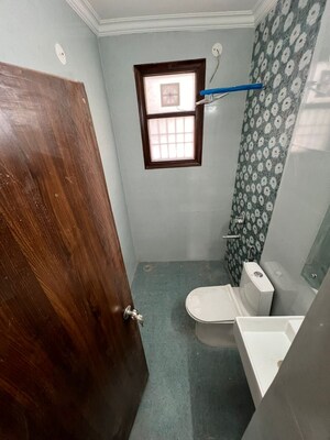 Bathroom in 3.5 BHK Builder Floor at AS Tower, Sector 45 – for Rent