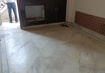 Room in 1 BHK Builder Floor at Vaishali Sector 5 – for Rent
